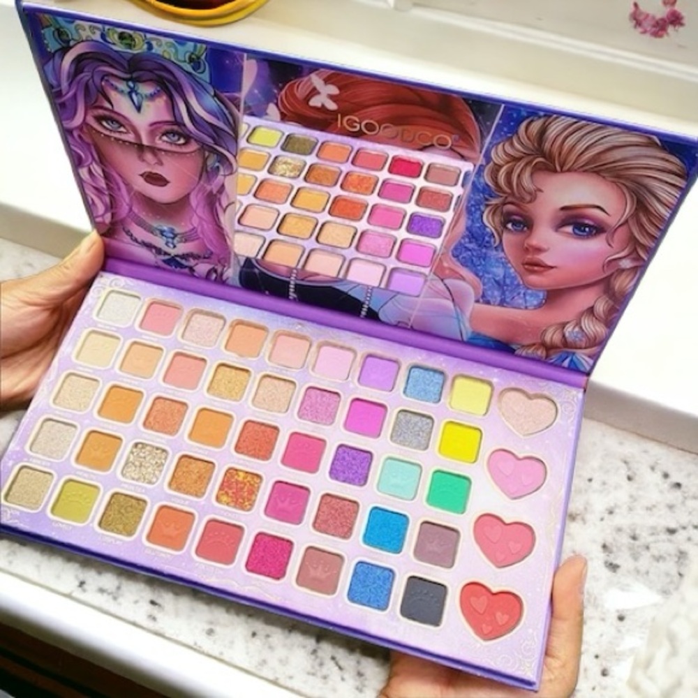 IGOODCO 49 Color Eyeshadow Palette with Mirror